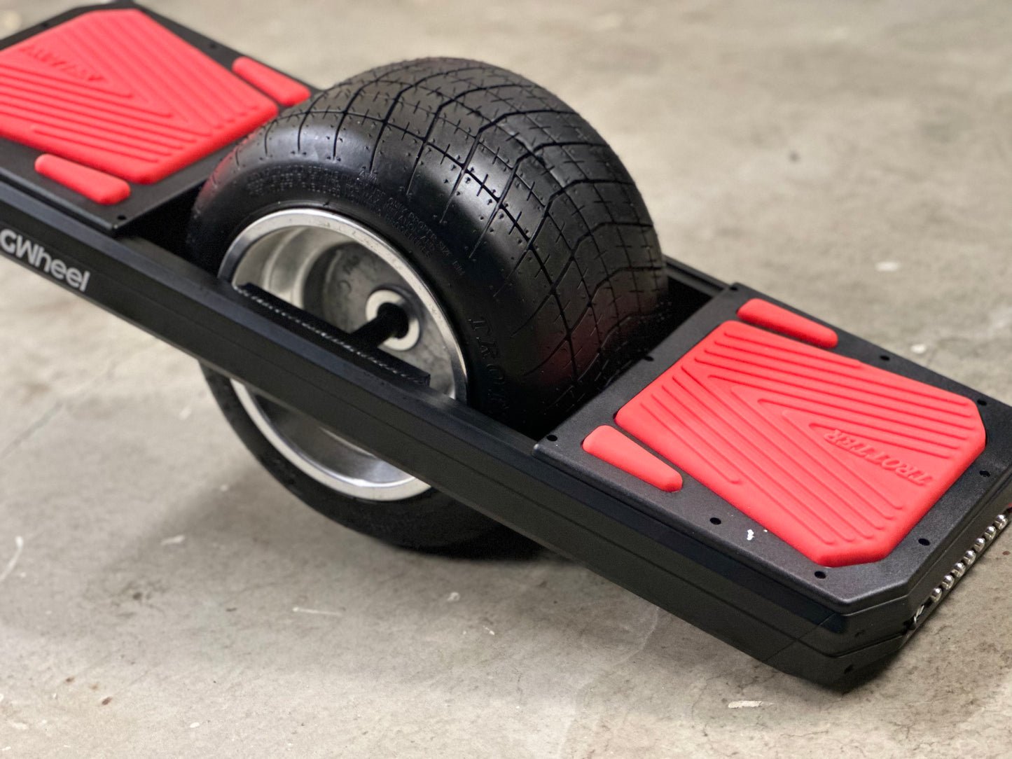 FA3Z Trotter surfing electric scooter